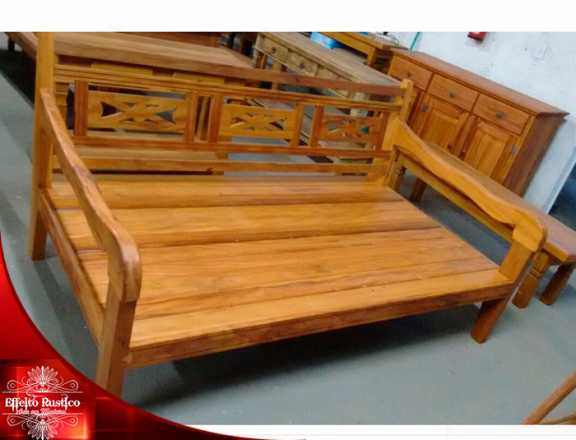 Bancos de madeira maciça