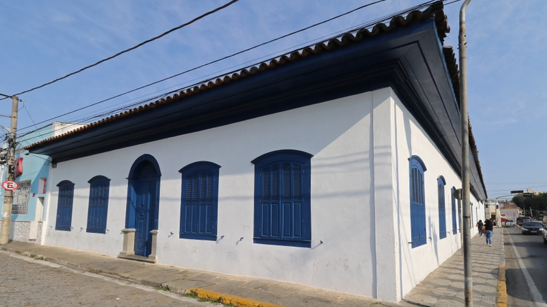 Exibição do longa-metragem "Nove Dias"