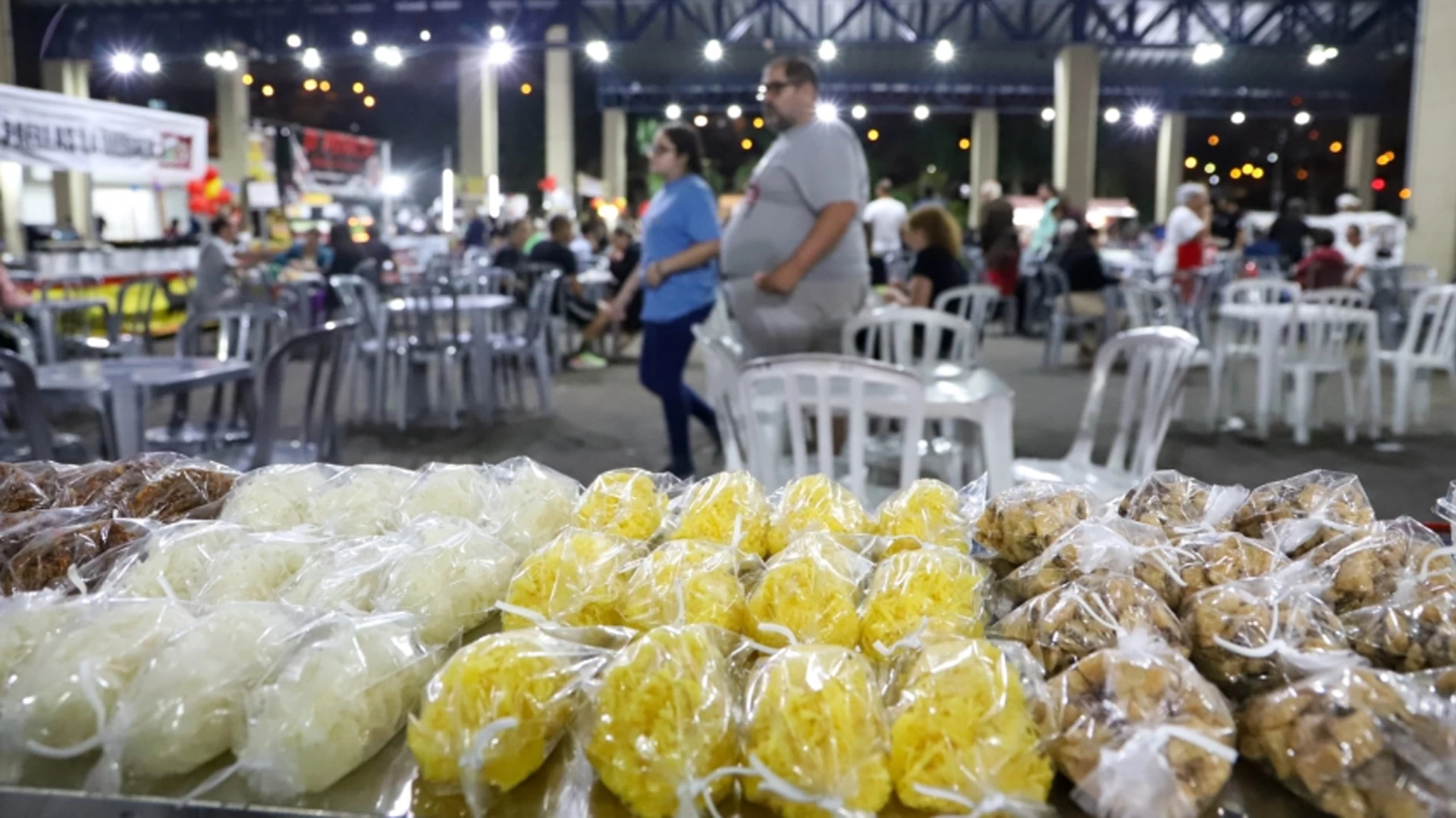 Feira Noturna de Braz Cubas